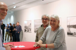 HOME AGAIN Migration | Home | Memory curated by Andy Heller & Oliver Krebs ML Casteel Göran Gnaudschun Andy Heller Ulrike Kolb Oliver Krebs Eva Leitolf Wiebke Loeper Ute Mahler & Werner Mahler Jana Sophia Nolle Ingmar Björn Nolting Peter Piller Minna Rainio Mark Roberts Elena Subach Willy-Brandt-Haus Stresemannstr. 28 10963 Berlin Opening June 30, 2022 at 7 pm Exhibition July 1 – September 25, 2022 